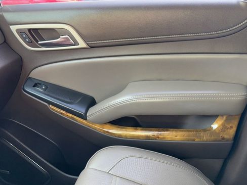 Used 2016 GMC Yukon XL Denali image 26