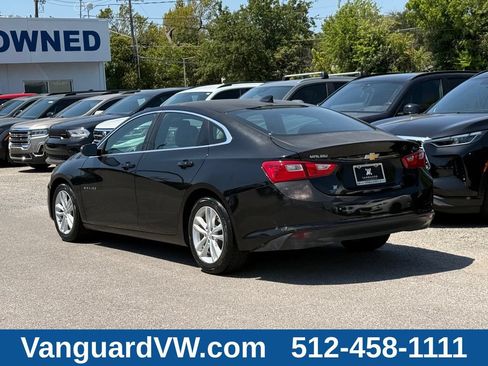 Used 2017 Chevrolet Malibu LT w/ Leather Package FWD image 7