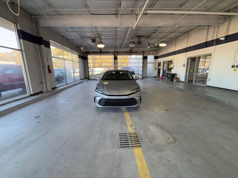 Used 2025 Toyota Camry LE image 16