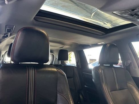 Used 2019 Toyota Highlander SE AWD/4WD image 18