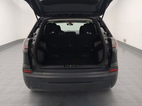 Used 2019 Jeep Cherokee Latitude w/ Popular Appearance Group image 29