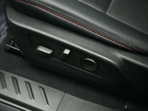 Used 2024 GMC Canyon AT4X image 19