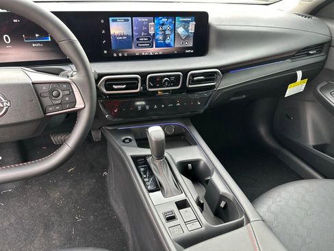 New 2026 Nissan Sentra SR w/ SR Premium Package FWD image 29