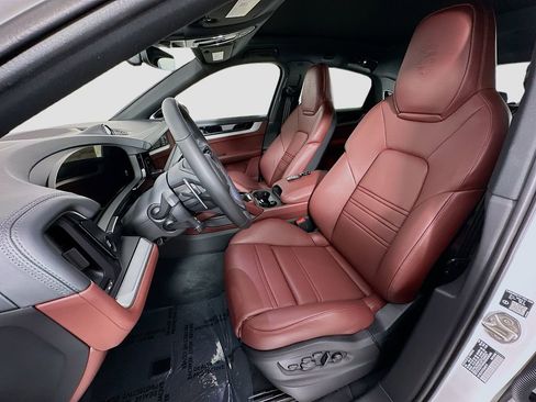 New 2026 Porsche Cayenne E-Hybrid Coupe AWD/4WD image 5