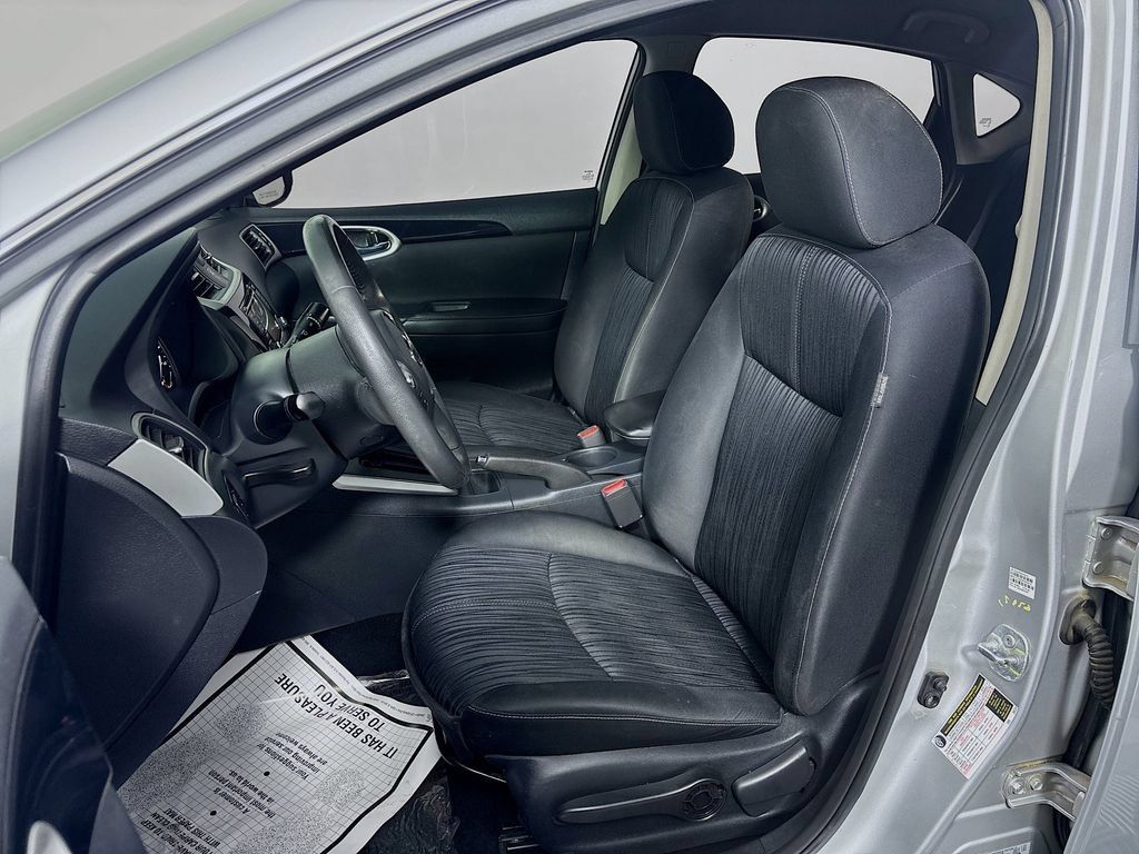 Used 2016 Nissan Sentra SV FWD image 11