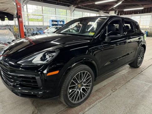 Used 2019 Porsche Cayenne S AWD/4WD image 1