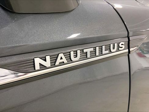 Used 2022 Lincoln Nautilus Reserve image 18