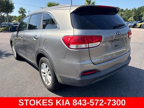 Used 2016 Kia Sorento FWD image 7