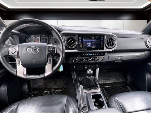 Used 2019 Toyota Tacoma TRD Off-Road image 15
