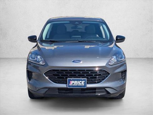 Used 2022 Ford Escape SE w/ SE Sport Appearance Package image 2