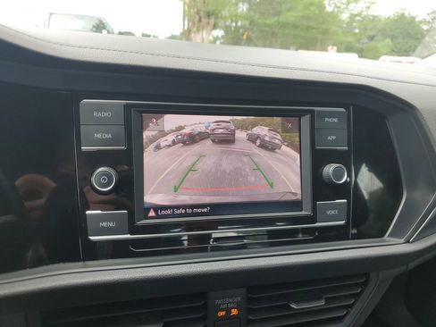Used 2024 Volkswagen Jetta SE FWD image 23