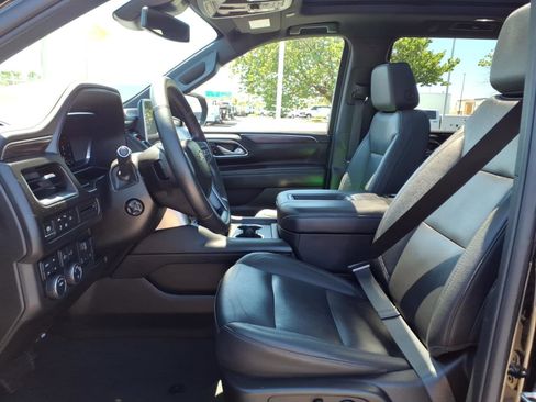 Used 2024 Chevrolet Suburban LT w/ Luxury Package AWD/4WD image 23