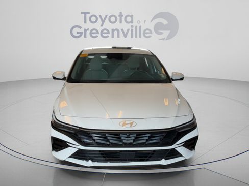 Used 2024 Hyundai Elantra Limited FWD image 9