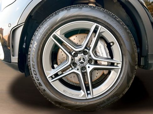 Used 2020 Mercedes-Benz GLC 300 4MATIC w/ Driver Assistance Package image 29