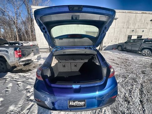 Used 2018 Chevrolet Cruze LT w/ Convenience Package image 16