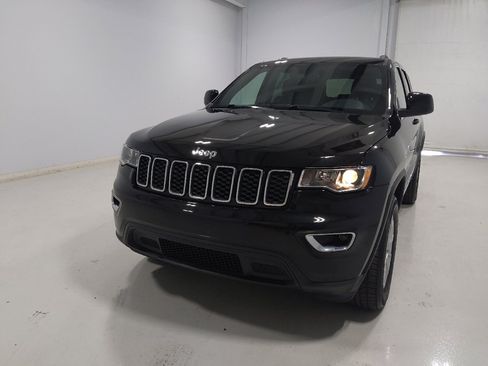 Used 2021 Jeep Grand Cherokee Laredo w/ Security & Convenience Group AWD/4WD image 15