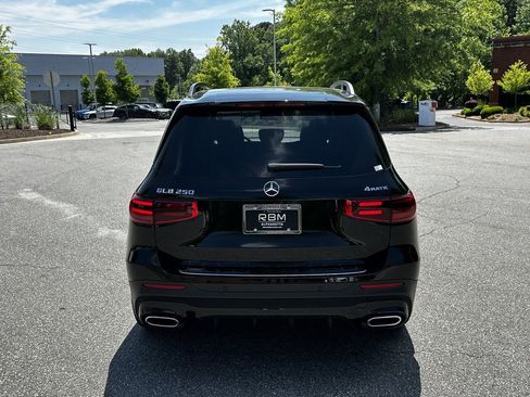 Certified 2025 Mercedes-Benz GLB 250 4MATIC image 7
