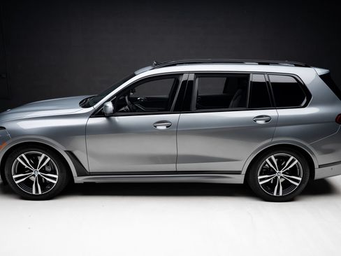 Used 2024 BMW X7 xDrive40i w/ M Sport Package AWD/4WD image 16