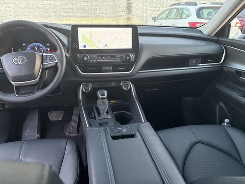 Used 2025 Toyota Grand Highlander AWD image 25