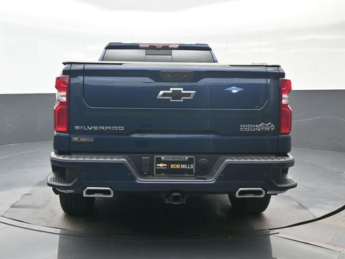 Used 2021 Chevrolet Silverado 1500 High Country w/ Technology Package AWD/4WD image 5