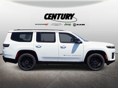 New 2026 Jeep Grand Wagoneer Limited AWD/4WD image 2