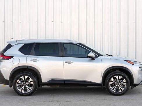 Used 2023 Nissan Rogue SV image 45
