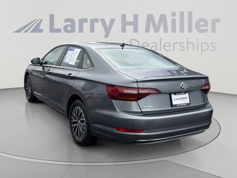 Used 2019 Volkswagen Jetta SE FWD image 3