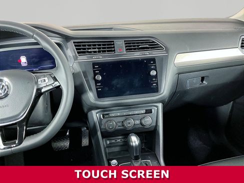 Used 2020 Volkswagen Tiguan SEL AWD/4WD image 9
