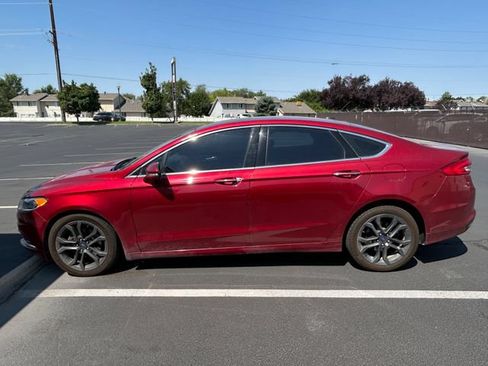 Used 2018 Ford Fusion SE AWD/4WD image 7