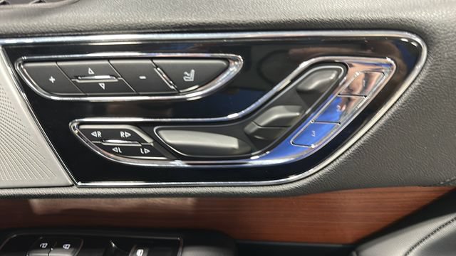 Used 2019 Lincoln Navigator L Reserve AWD/4WD image 34