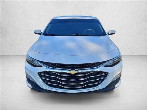 Used 2019 Chevrolet Malibu LT image 2