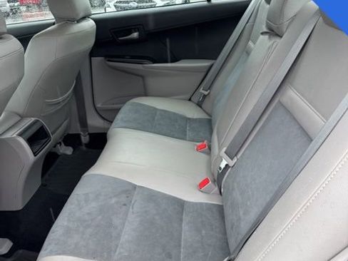 Used 2014 Toyota Camry LE image 9