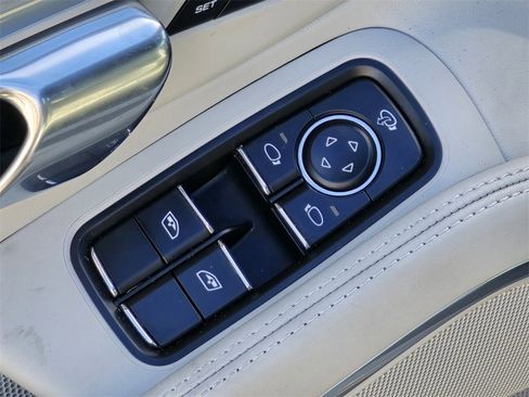 Used 2018 Porsche 911 Carrera image 11