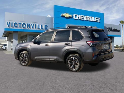 Used 2025 Subaru Forester Premium w/ Convenience Package #1 AWD/4WD image 13