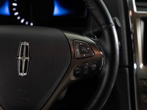 Used 2013 Lincoln MKX AWD image 31