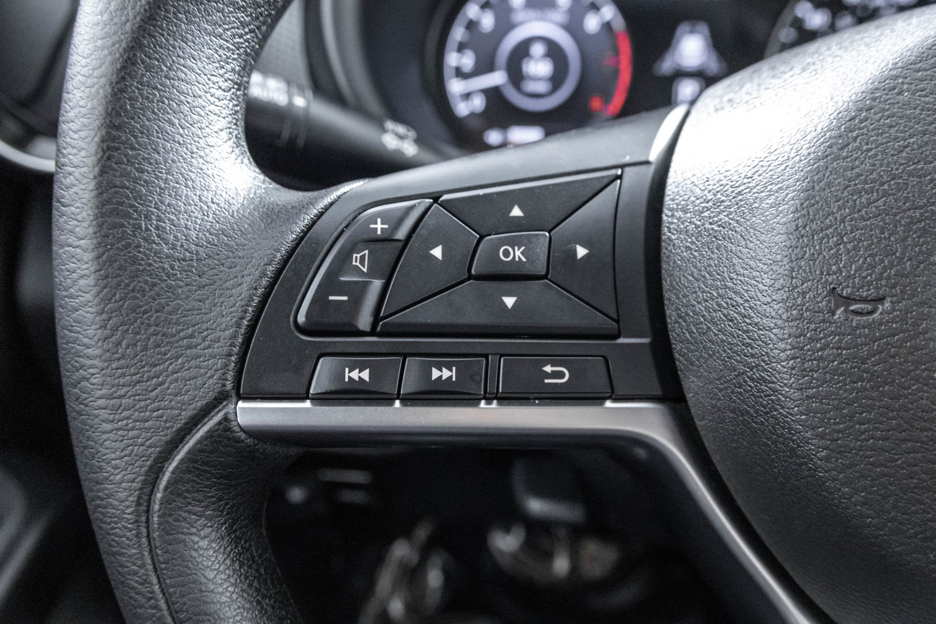 Used 2022 Nissan Kicks SV FWD image 23