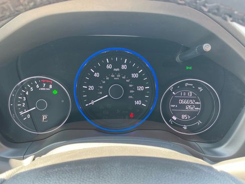 Used 2022 Honda HR-V LX image 14