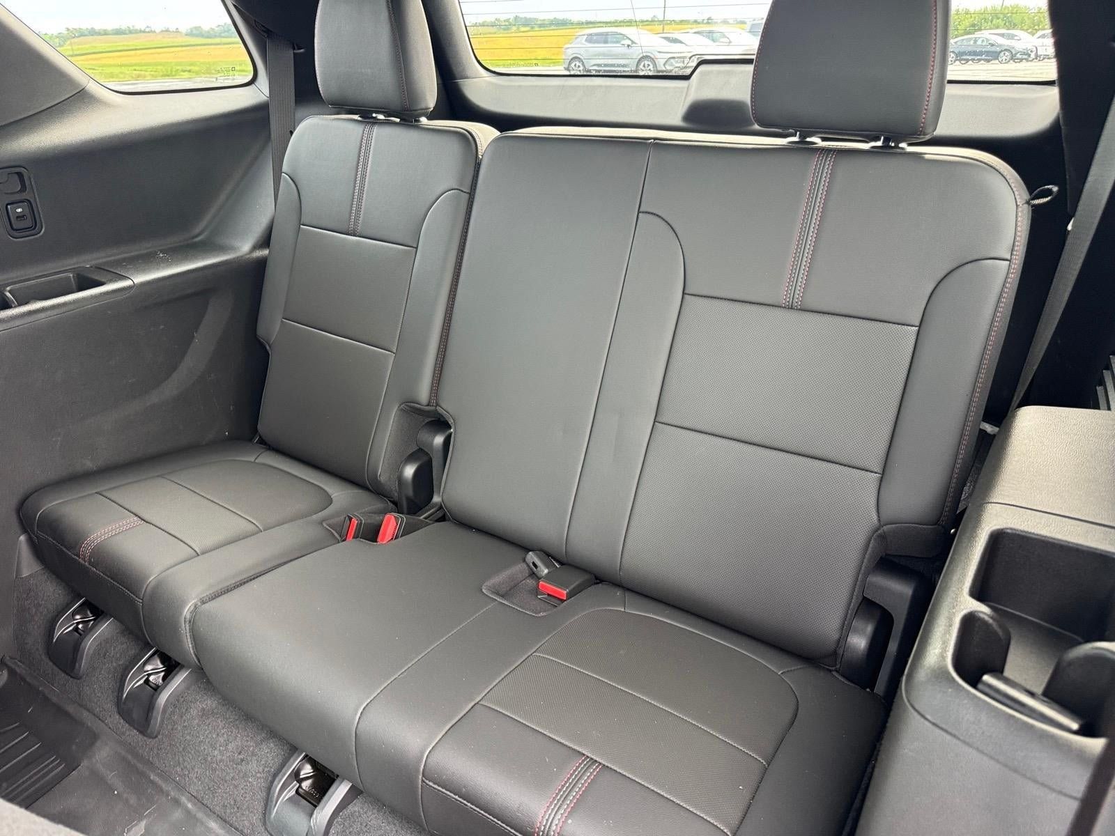 Used 2023 Chevrolet Traverse RS w/ LPO, Floor Liner Package AWD/4WD image 8