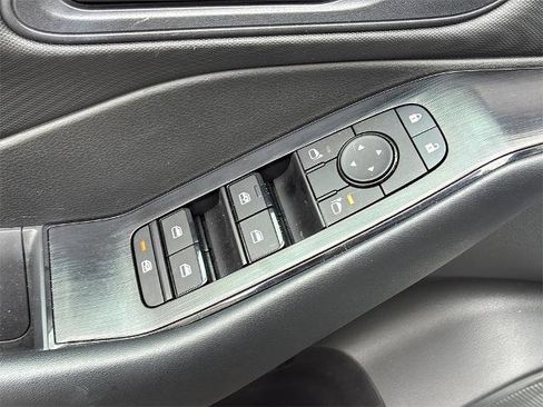 Certified 2025 Nissan Rogue S image 12