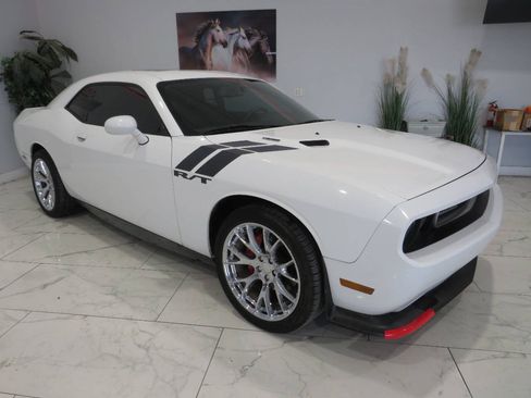 Used 2011 Dodge Challenger R/T RWD image 1
