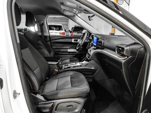 Used 2023 Ford Explorer XLT RWD image 31