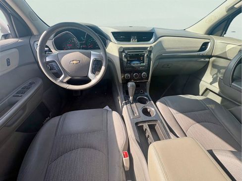 Used 2017 Chevrolet Traverse LT FWD image 10