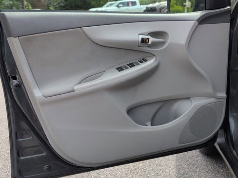 Used 2010 Toyota Corolla LE FWD image 8