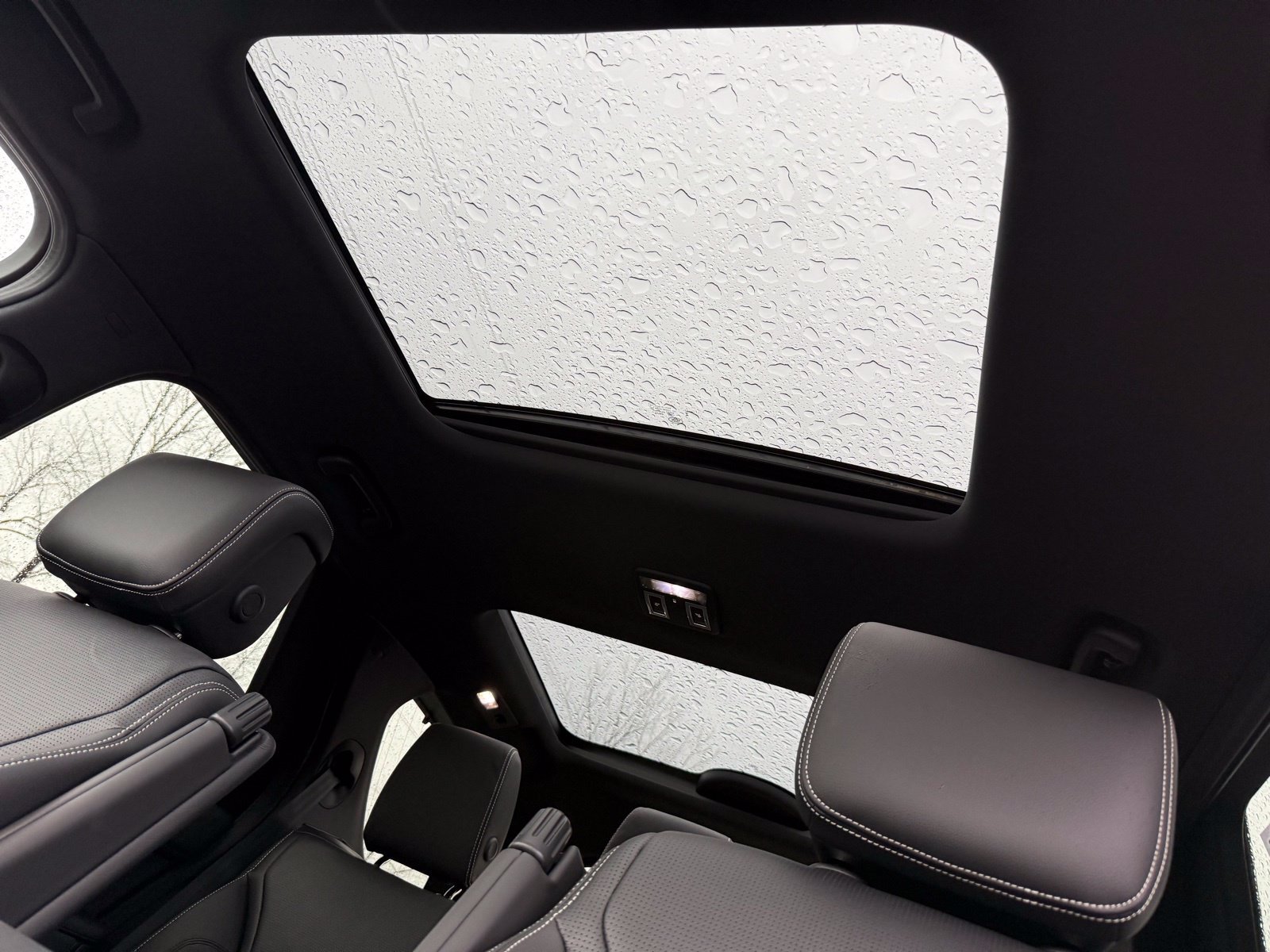 New 2026 Land Rover Discovery S AWD/4WD image 44