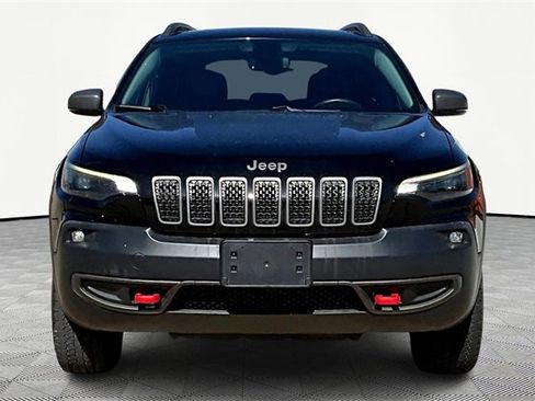 Used 2019 Jeep Cherokee Trailhawk image 3