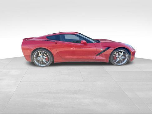 Used 2017 Chevrolet Corvette Stingray Coupe RWD image 2