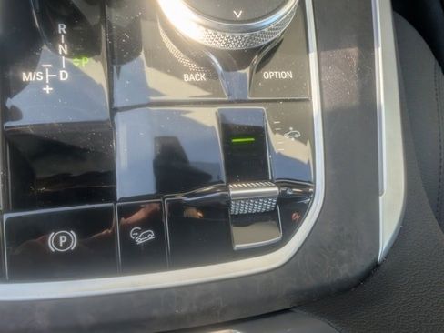 Used 2022 BMW X5 xDrive45e image 10