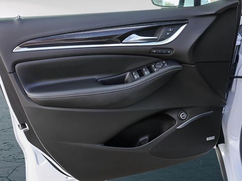 Used 2021 Buick Enclave Avenir w/ Avenir Technology Package image 26