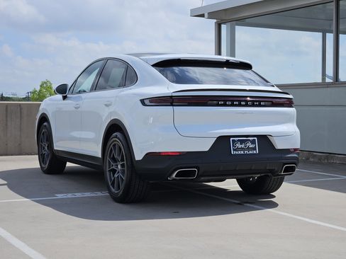Certified 2026 Porsche Cayenne Coupe AWD/4WD image 3