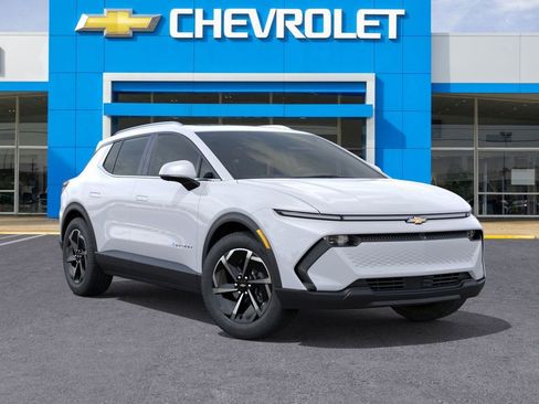 New 2026 Chevrolet Equinox EV LT image 7